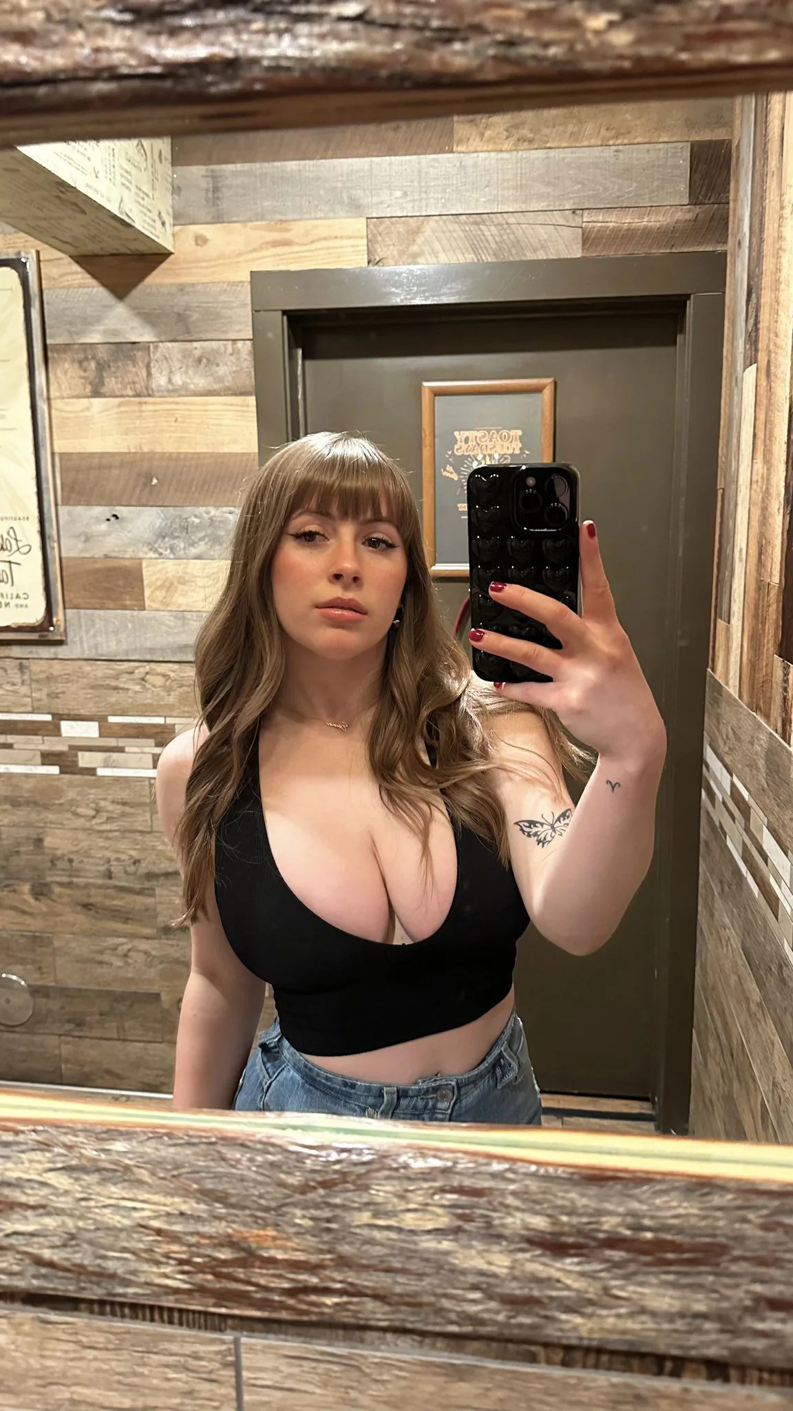Raisa escort 